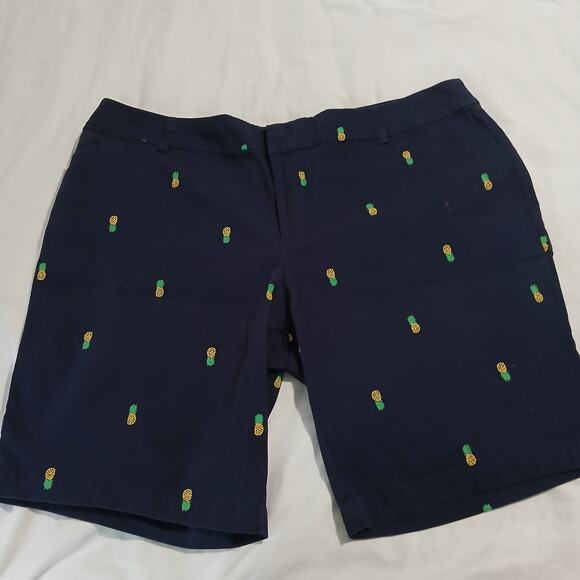 Charter Club Pant Shop/Woman size 20 Navy 10" inseam flat front PINEAPPLE shorts - Picture 1 of 9